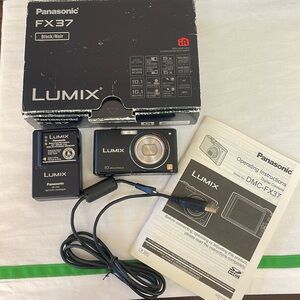 Panasonic FX37 LUMIX Camera